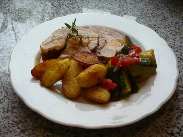 Tacchina arrosto mit Rosmarinkartoffeln und Zucchinispalten - Rezept - Bild Nr. 13