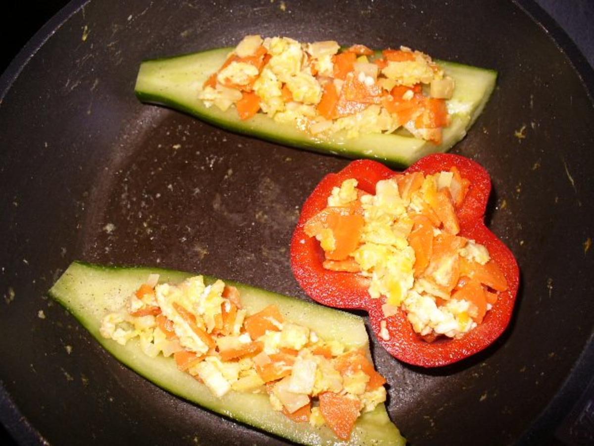 Rezept: gemüsige Hähnchenschenkel Bild Nr. 14 gemüsige Hähnchenschenkel - Rezept - Bild Nr. 14