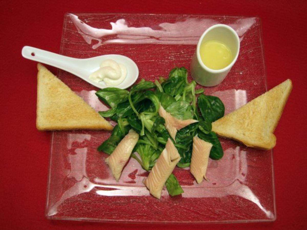 Feldsalat mit Forellenfilet - Rezept mit Bild - kochbar.de