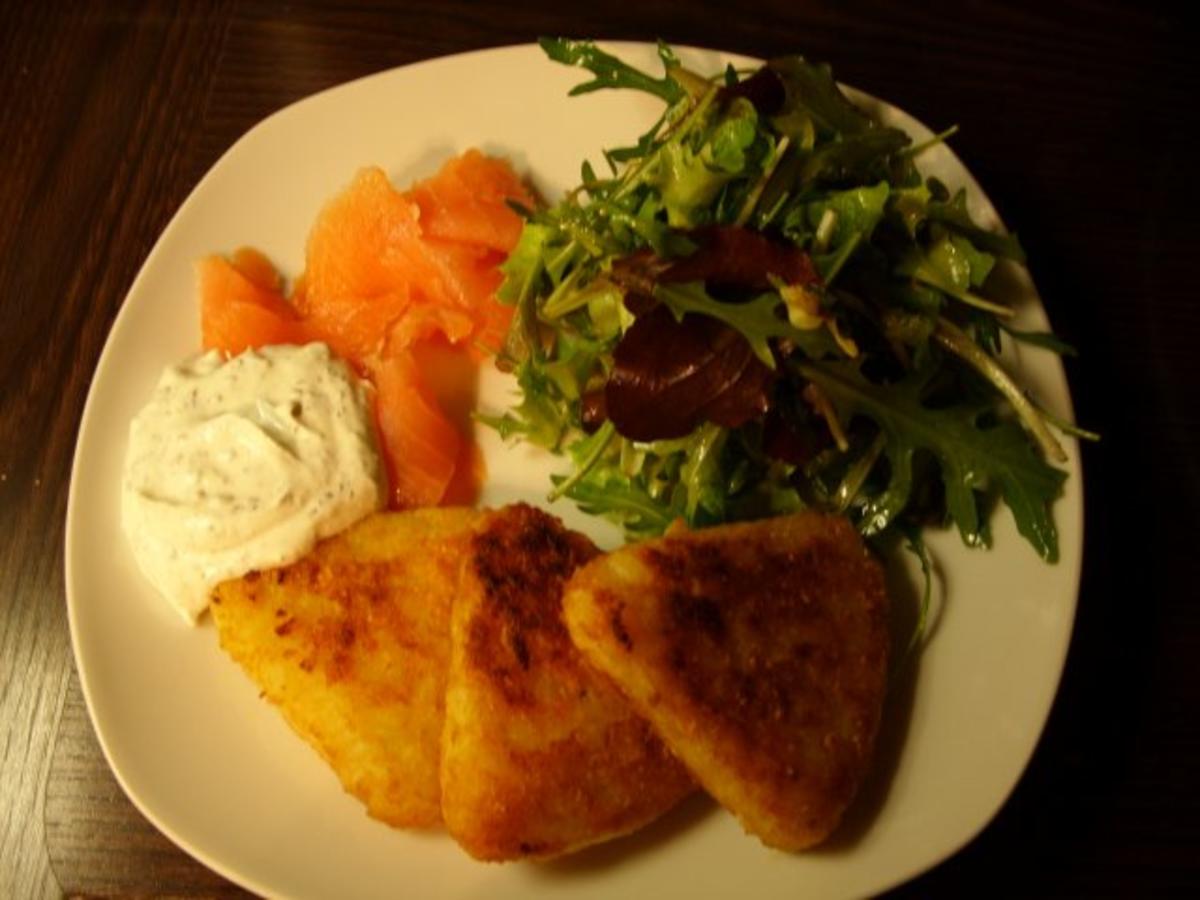 Bilder für Kartoffelecken mit Lachs, Frischkäsecreme und Salat - Rezept