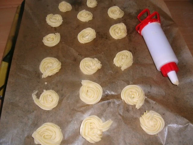 Mürbteigkekse -Spritzgebäck braun und weiß - Rezept - Bild Nr. 7