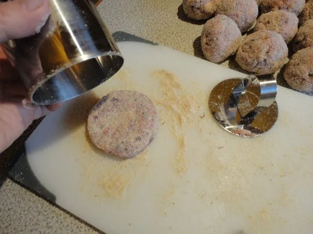 Rezept: Fleischlaibchen - die klassische Variante Bild Nr. 11 Fleischlaibchen - die klassische Variante - Rezept - Bild Nr. 11