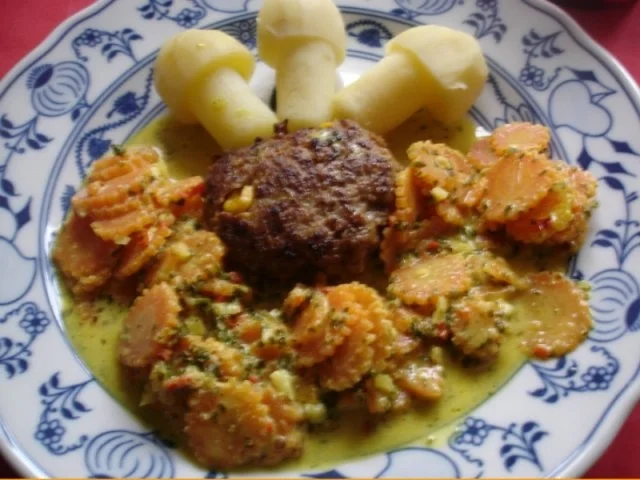 Maisbuletten mit Kartoffelpilzen und Möhrenblüten mit Kokosmilch - Rezept