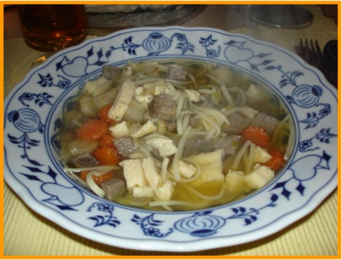 Rindfleischsuppe mit Einlage - Rezept