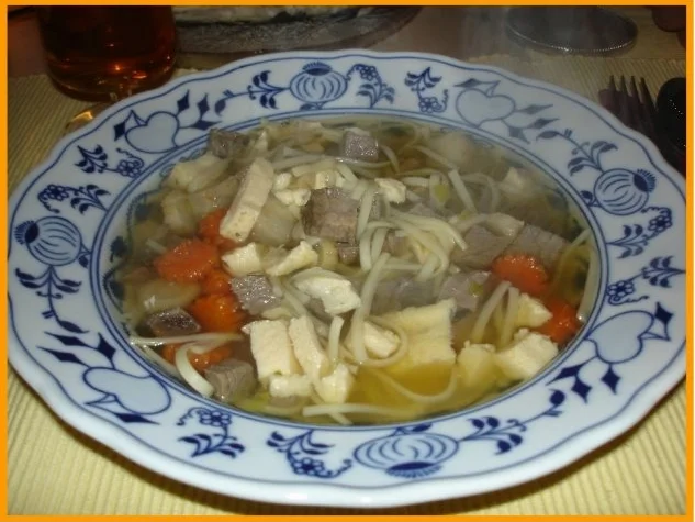 Rindfleischsuppe mit Einlage - Rezept