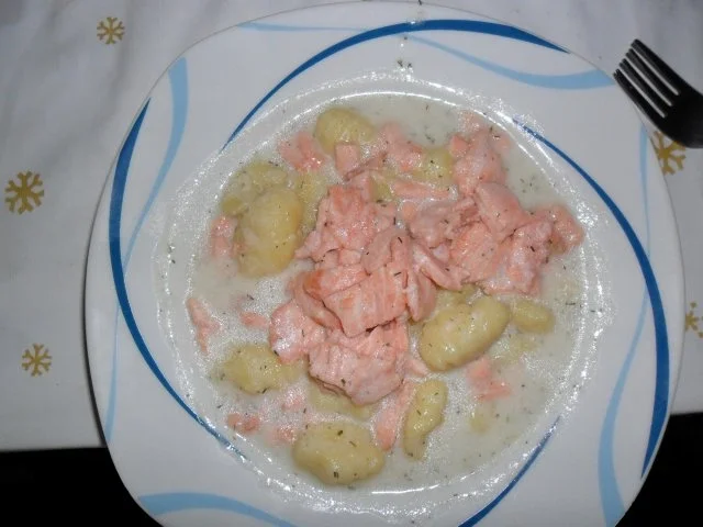 Gnocchi mit Lachs-Dill-Sauce - Rezept