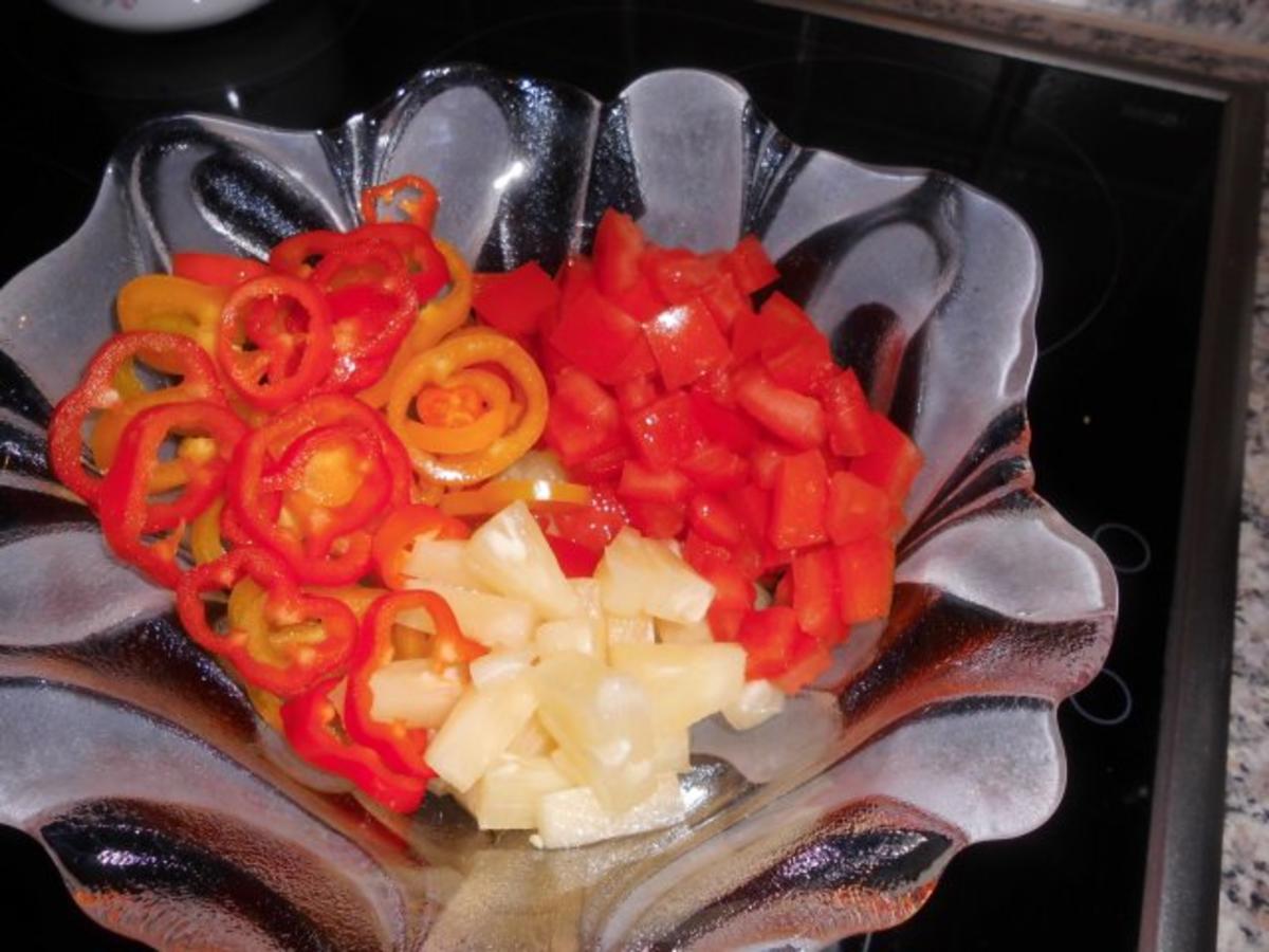 Tomaten-Paprika-Ananas-Salat>> - Rezept - Bild Nr. 4