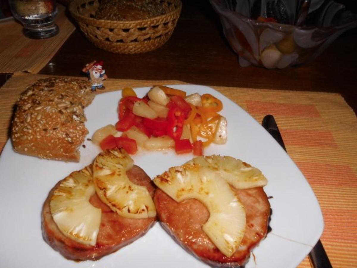 Kasslersteak mit Ananas Bild