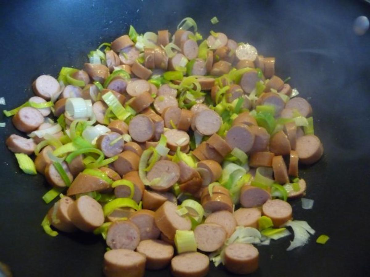 Unter 30 Minuten : Reis - Würstchen - Pfanne mit Apfel - Möhren - Salat - Rezept - Bild Nr. 6
