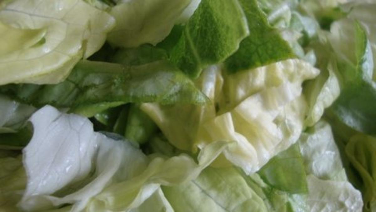 Kopfsalatsüppchen mit Minz-Erbsen Garnitur - Rezept - Bild Nr. 5