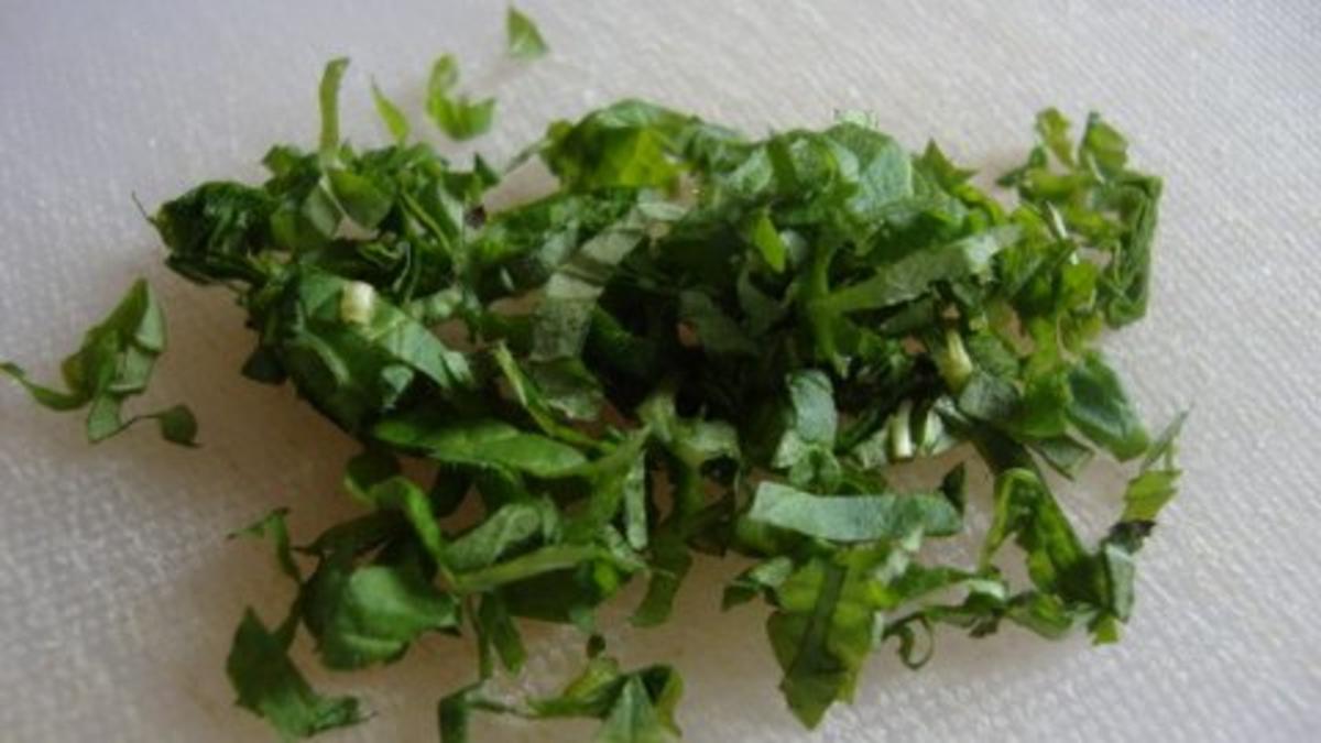 Kopfsalatsüppchen mit Minz-Erbsen Garnitur - Rezept - Bild Nr. 6