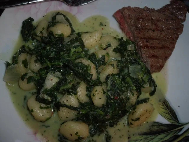 Gorgonzola-Spinat-Gnocchi; vegetarisch und mediterran - Rezept