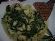 Gorgonzola-Spinat-Gnocchi; vegetarisch und mediterran - Rezept