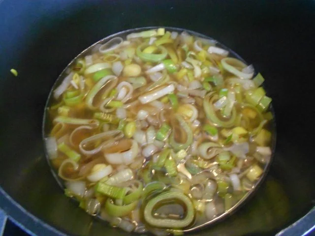 Rezept: Tomaten-Lauchsuppe Bild Nr. 3 Tomaten-Lauchsuppe - Rezept - Bild Nr. 3