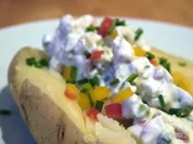 Ofenkartoffeln mit Avocado-Paprika-Dip - Rezept