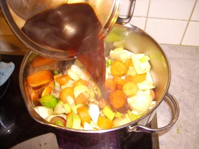 Rezept: Bratensauce auf Vorrat Bild Nr. 6 Bratensauce auf Vorrat - Rezept - Bild Nr. 6