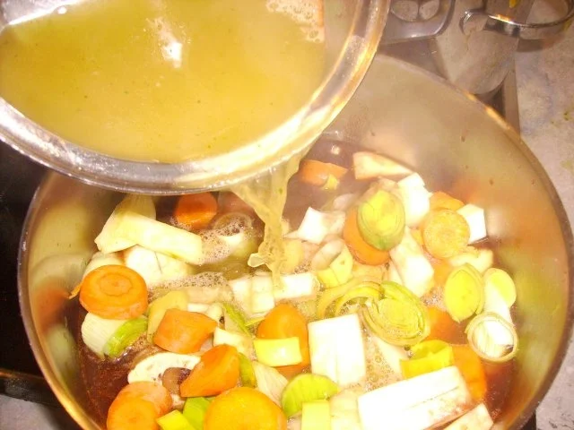 Rezept: Bratensauce auf Vorrat Bild Nr. 7 Bratensauce auf Vorrat - Rezept - Bild Nr. 7