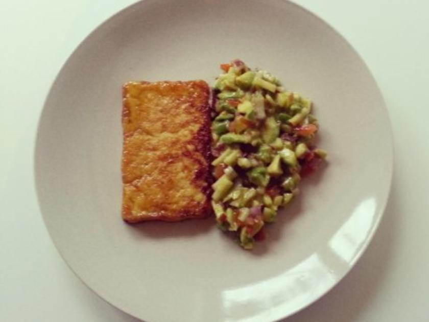 Apfel-Avocado-Salat mit roten Zwiebeln - Rezept - kochbar.de