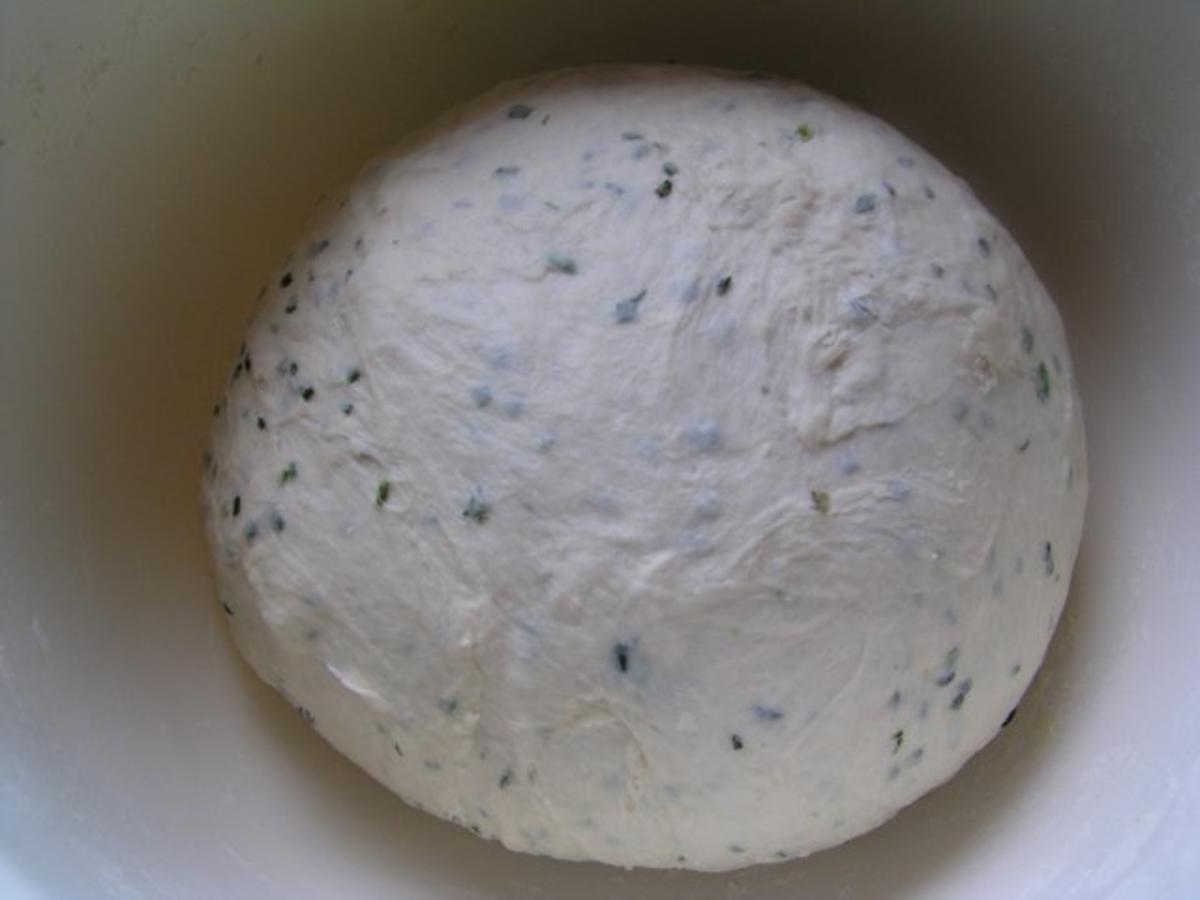 Schnittlauch-Joghurt-Weißbrot - Rezept - Bild Nr. 5