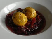 Kartoffel-Kürbis-Klößchen mit Pflaumenkompott - Rezept