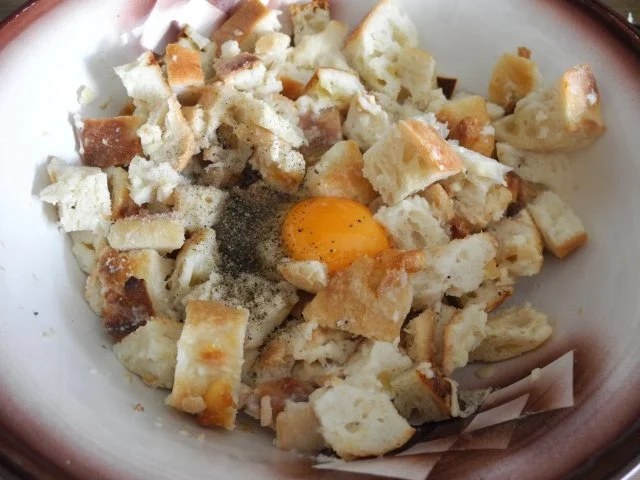 Rezept: Semmelknödel aus dem Gugelhupf an Tomatensoße mit Kasslerkamm Bild Nr. 4 Semmelknödel aus dem Gugelhupf an Tomatensoße mit Kasslerkamm - Rezept - Bild Nr. 4