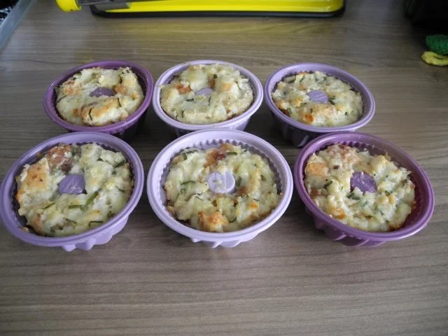 Rezept: Semmelknödel aus dem Gugelhupf an Tomatensoße mit Kasslerkamm Bild Nr. 17 Semmelknödel aus dem Gugelhupf an Tomatensoße mit Kasslerkamm - Rezept - Bild Nr. 17