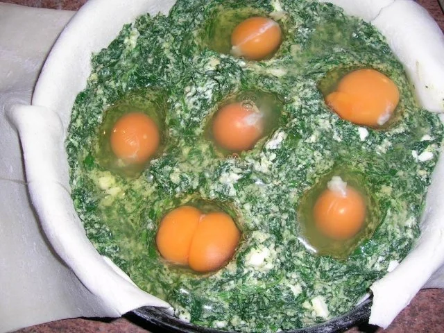 Rezept: Torta Pasqualina - eine italienische, österliche Spinattorte Bild Nr. 6 Torta Pasqualina - eine italienische, österliche Spinattorte - Rezept - Bild Nr. 6