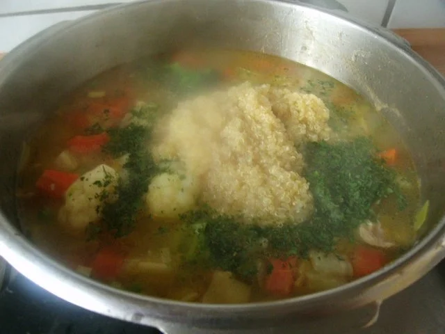 Rezept: Hühnergemüseeintopf mit Quinoa Bild Nr. 8 Hühnergemüseeintopf mit Quinoa - Rezept - Bild Nr. 8