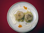 Jakobsmuscheln mit Black Pudding auf Kartoffel-Sellerie-Mus mit Whiskycreme - Rezept