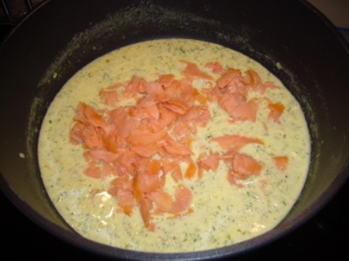 Kikis Nudeln mit Räucherlachs - Rezept - kochbar.de
