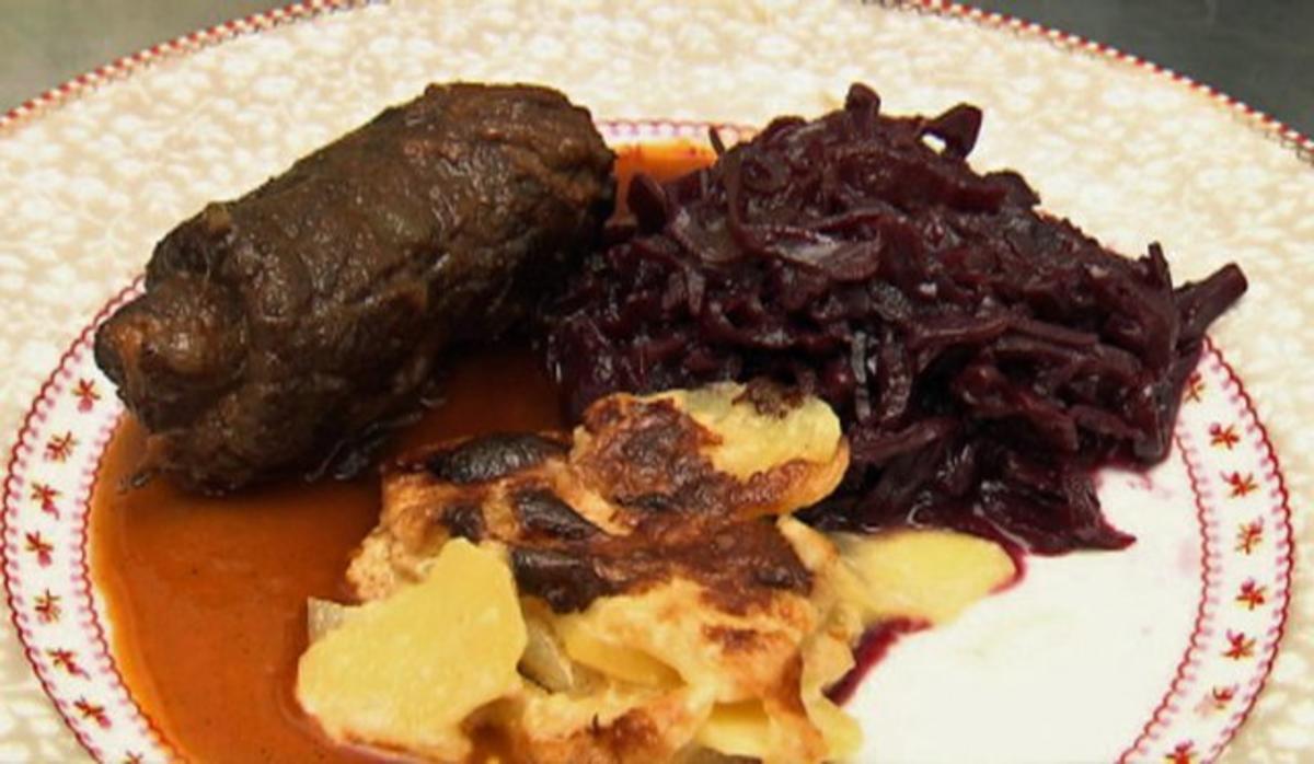 Bilder für Rinderroulade mit Rotkohl und Kartoffelgratin (Claudelle Deckert) - Rezept