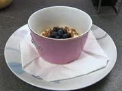 Mascarpone-Traum mit Blaubeeren und einem Deckel aus Zartbitterschokolade (Joey Heindle) - Rezept