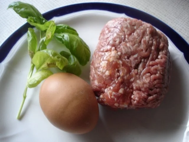 Möhrensuppe mit Ingwer und Möhrenblüten-Mettbällchenspieß - Rezept - Bild Nr. 8