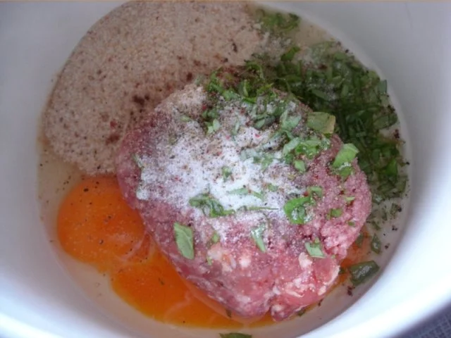 Möhrensuppe mit Ingwer und Möhrenblüten-Mettbällchenspieß - Rezept - Bild Nr. 9