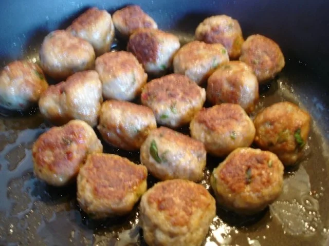 Möhrensuppe mit Ingwer und Möhrenblüten-Mettbällchenspieß - Rezept - Bild Nr. 12