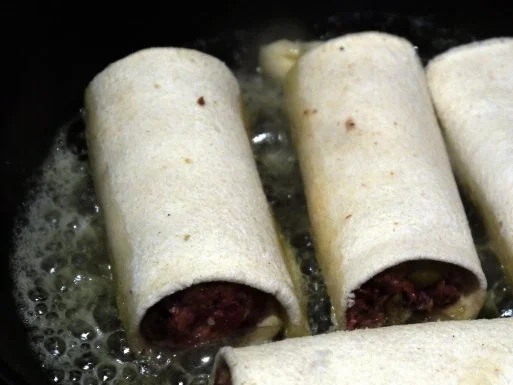 Mediterranes Hackfleisch im Tramezzini-Mantel - Rezept - Bild Nr. 12