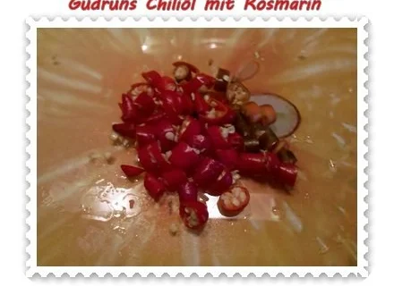 Rezept: Öl: Chiliöl mit Rosmarin Bild Nr. 3 Öl: Chiliöl mit Rosmarin - Rezept - Bild Nr. 3
