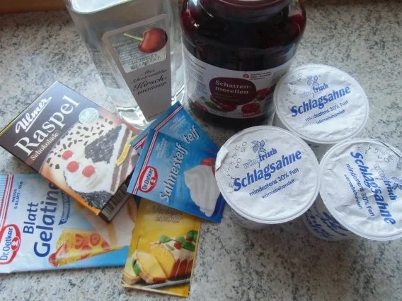 Rezept: ❤ Schwarzwälder Kirsch - Rolle ❤ Bild Nr. 13 ❤ Schwarzwälder Kirsch - Rolle ❤ - Rezept - Bild Nr. 13