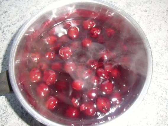 Rezept: ❤ Schwarzwälder Kirsch - Rolle ❤ Bild Nr. 17 ❤ Schwarzwälder Kirsch - Rolle ❤ - Rezept - Bild Nr. 17