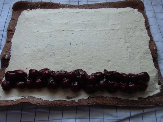Rezept: ❤ Schwarzwälder Kirsch - Rolle ❤ Bild Nr. 25 ❤ Schwarzwälder Kirsch - Rolle ❤ - Rezept - Bild Nr. 25