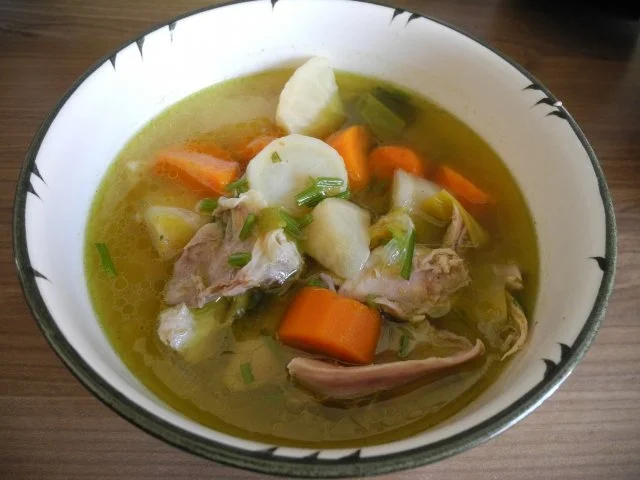 " Heute gab´s ein Suppenhuhn, das gestern tat noch huppen tun " - Rezept