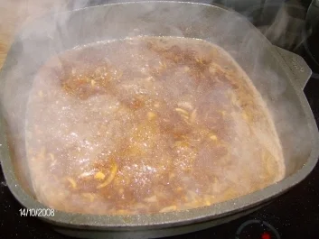 Rezept: Hackbällchen marokkanisch gewürzt in Rotwein-Zwiebelsoße Bild Nr. 5 Hackbällchen marokkanisch gewürzt in Rotwein-Zwiebelsoße - Rezept - Bild Nr. 5