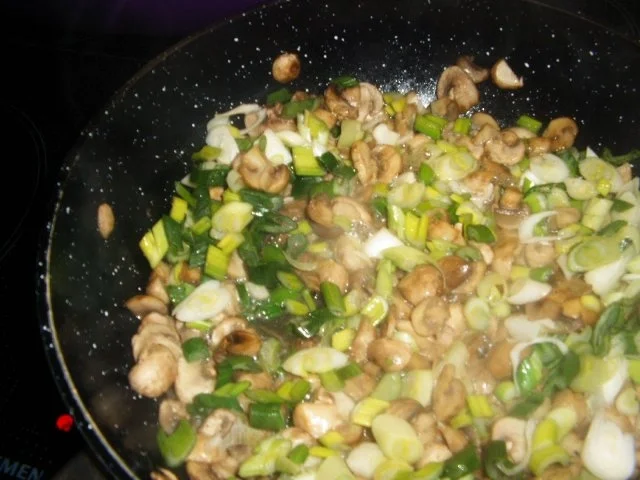 Rezept: Pilz-Quiche mit Brie-Käse Bild Nr. 5 Pilz-Quiche mit Brie-Käse - Rezept - Bild Nr. 5