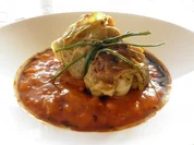 Kraut - Päckchen auf feuriger Tomatensoße - Rezept