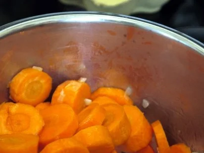 Spaghetti mit Möhren-Basilikum-Sauce - Rezept - Bild Nr. 7