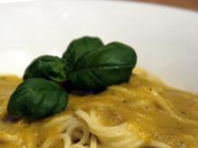 Spaghetti mit Möhren-Basilikum-Sauce - Rezept