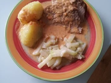 Saftiger Schweinebraten mit Biersoße - Rezept