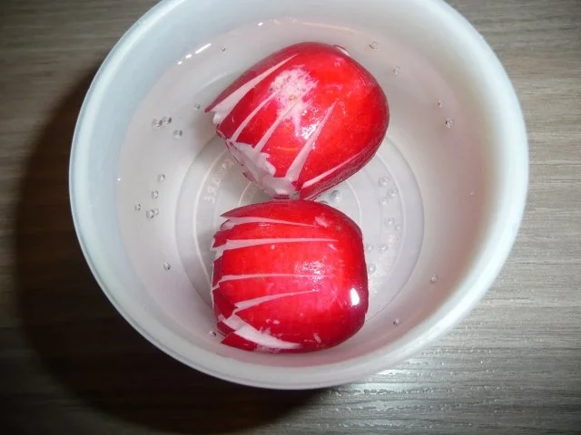 Salat der Saison, Kammrollbraten mit Zwiebelfüllung , Nudeln & Überraschungsdessert - Rezept - Bild Nr. 8