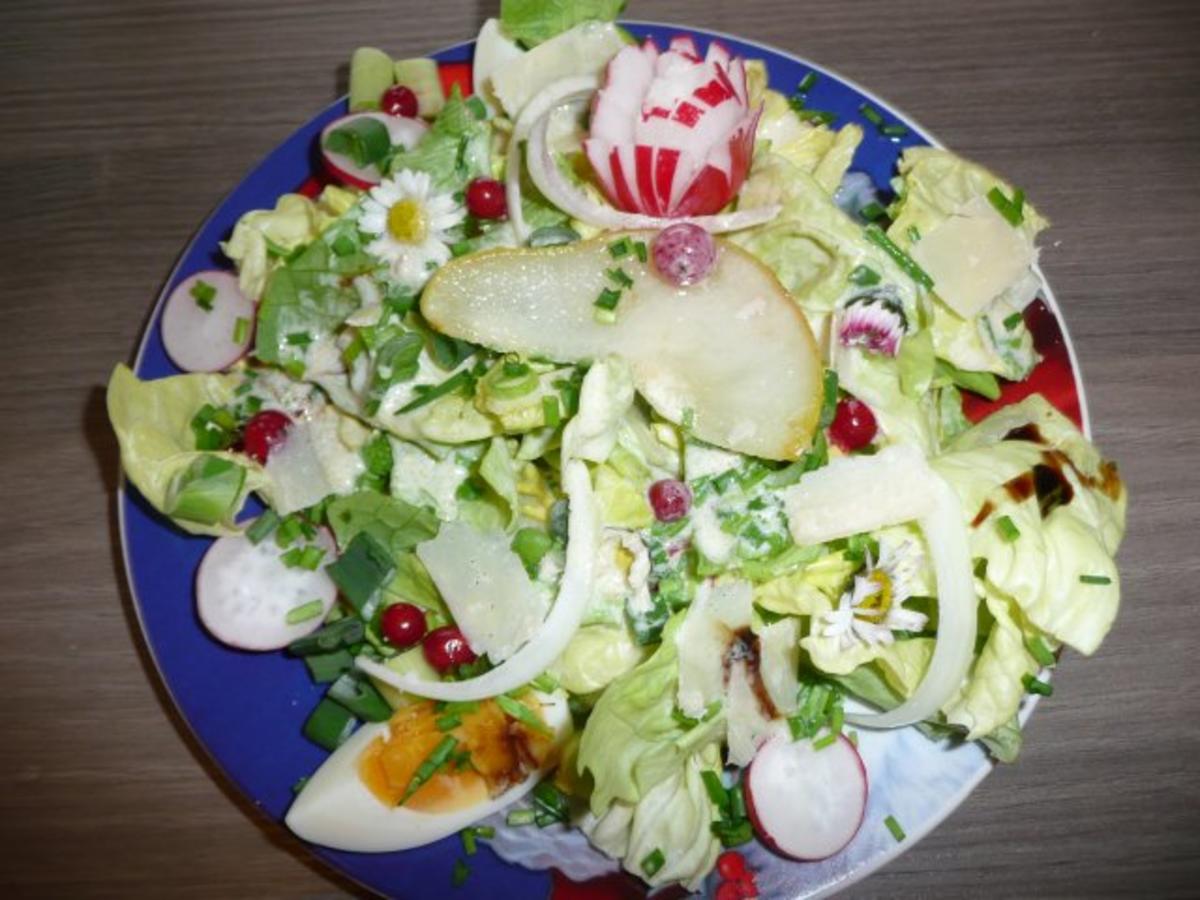 Salat der Saison, Kammrollbraten mit Zwiebelfüllung , Nudeln & Überraschungsdessert - Rezept - Bild Nr. 16