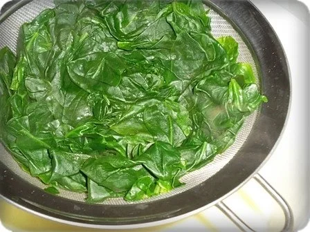 Eikörbchen auf Spinat und Kartoffelbett - Rezept - Bild Nr. 6